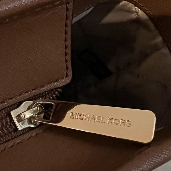 Michael Kors purse - Picture 4 of 6